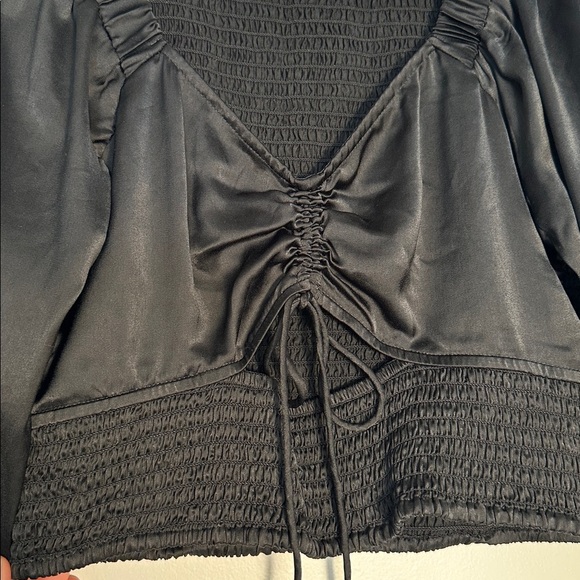 American Eagle Satin Cropped Blouse - Picture 3 of 7